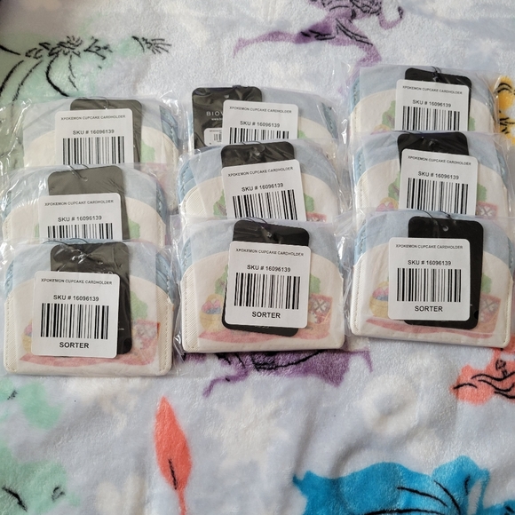 Pokemon card holder - Picture 6 of 6